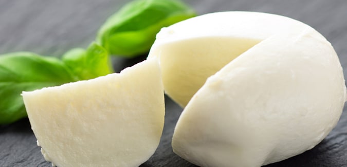 5 Tasty Low-Calorie Cheeses