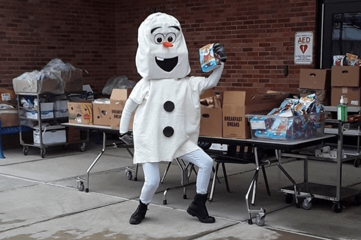 School Lunch Hero Day Honors Food Service Workers Serving Children During Pandemic