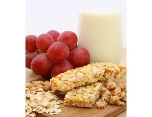Breakfast – Granola Bar, Fruit and Cheese Bento Box