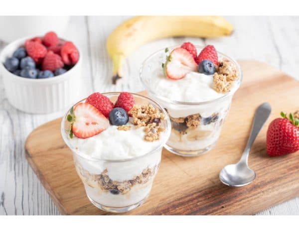 yogurt parfait with fruit