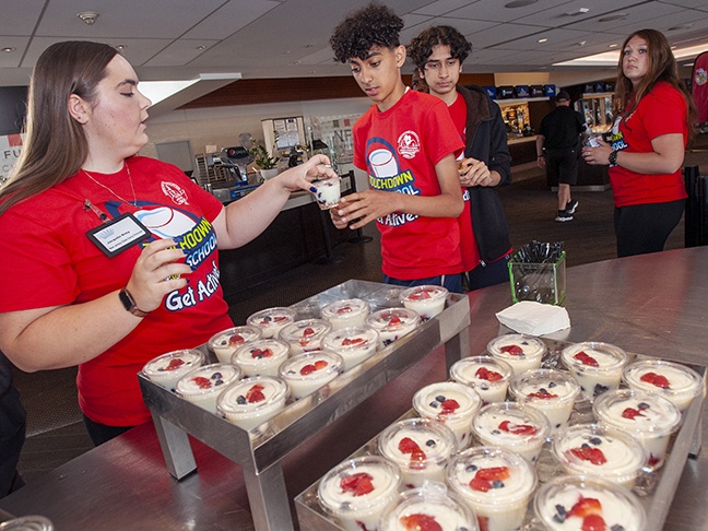 Local Farmers Teach Kids About Dairy at Fuel Up to Play 60 Events