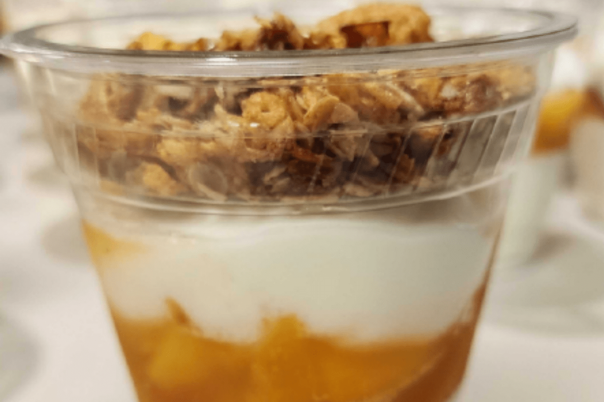 Breakfast – Yogurt Peach Parfait